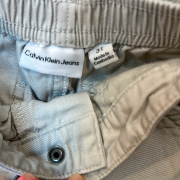 Calvin Klein Jeans size 3t - Picture 3 of 3